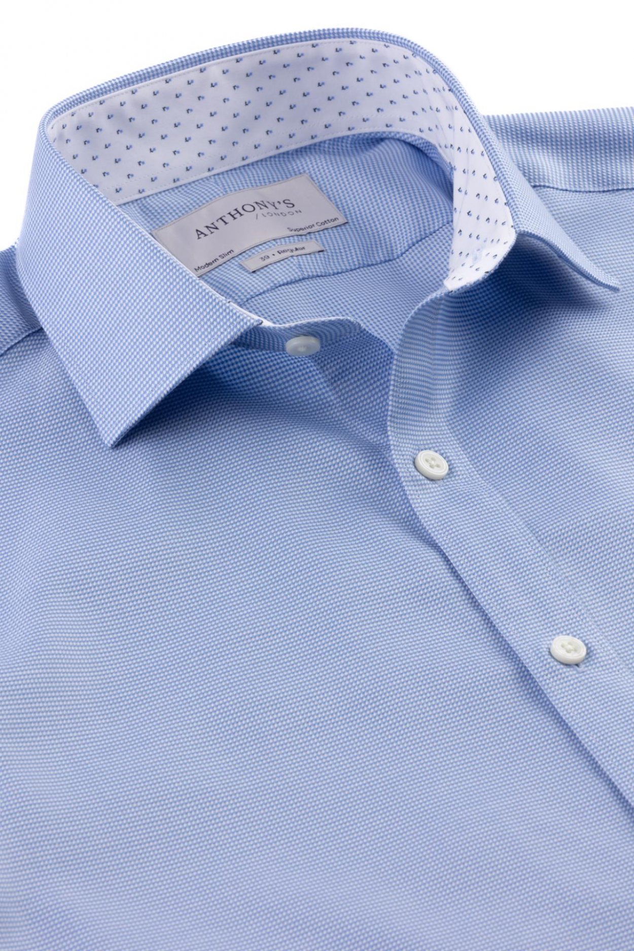 Pánská světle modrá košile s jemným vzorem a barevným detailem