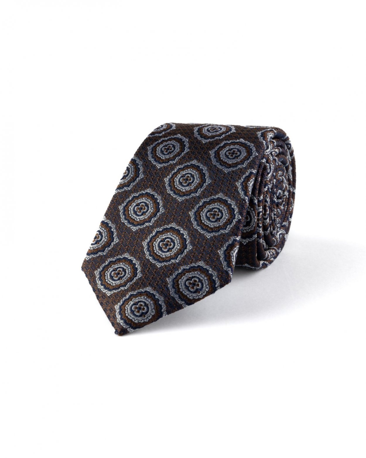 Hnědá hedvábná kravata se vzorem