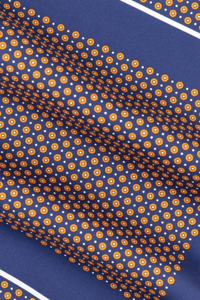 Modrooranžový hedvábný kapesníček se vzorem