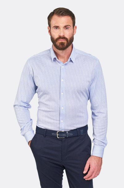 Modrobílá strečová košile s geometrickým vzorem