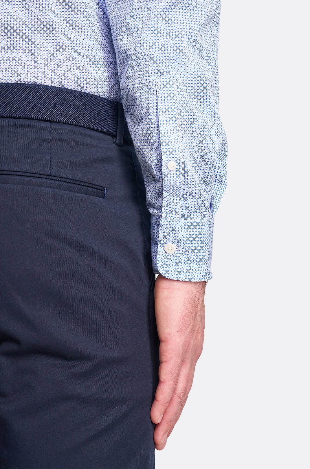 Pánská modrobílá strečová košile s geometrickým vzorem