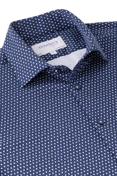 Tmavě modrá strečová košile s geometrickým vzorem