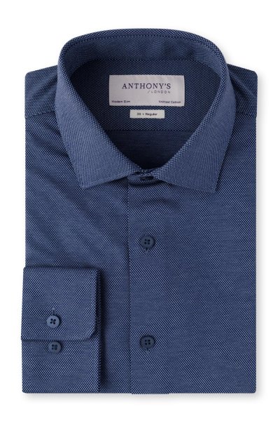 Tmavě modrá strečová košile s jemným vzorem