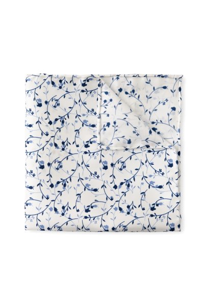 Bílomodrý hedvábný kapesníček s květinovým vzorem