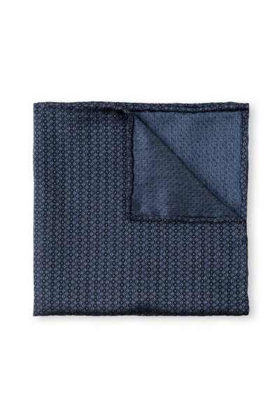 Tmavě modrý hedvábný kapesníček s kostičkou