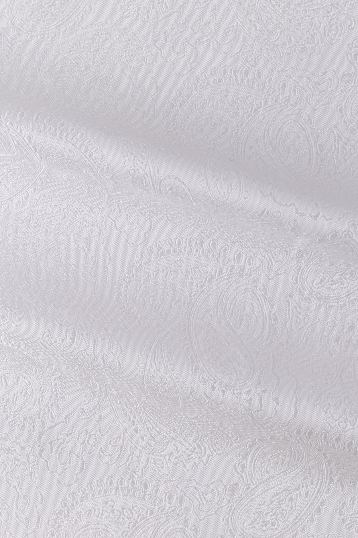 Bílý hedvábný kapesníček s jemným vzorem