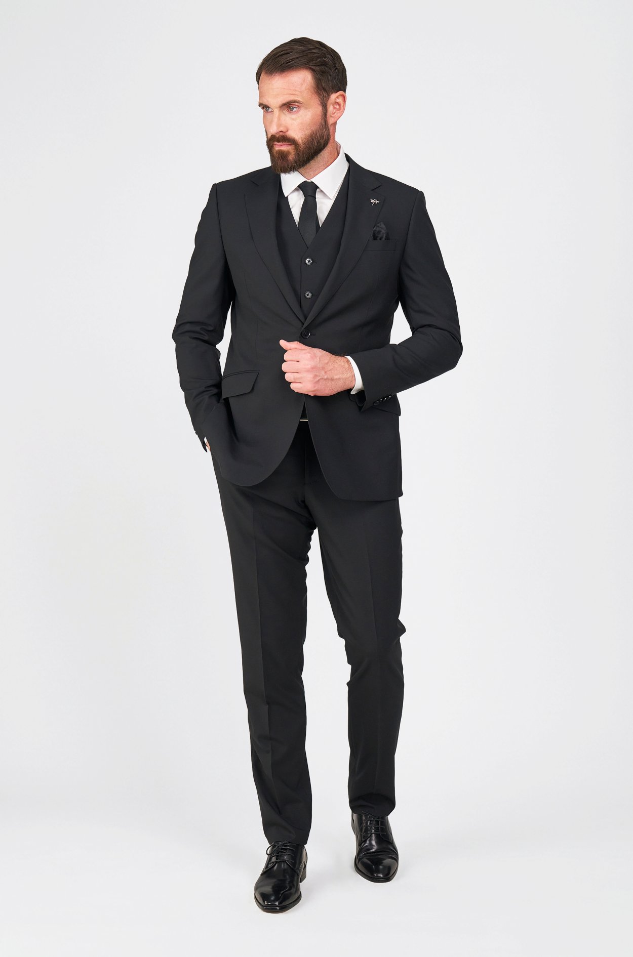 Černý oblek Brunel