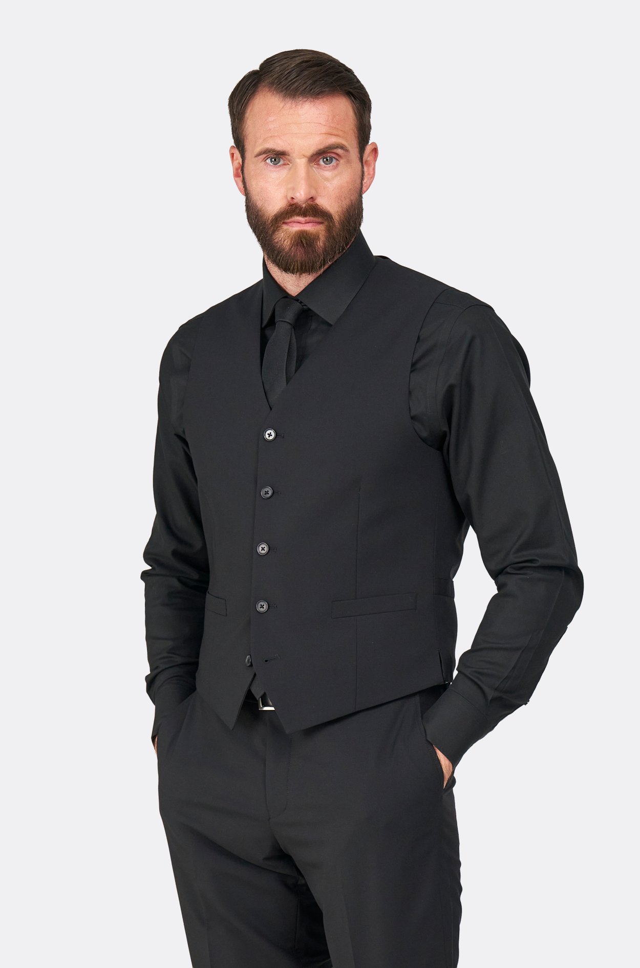 Černý oblek Brunel