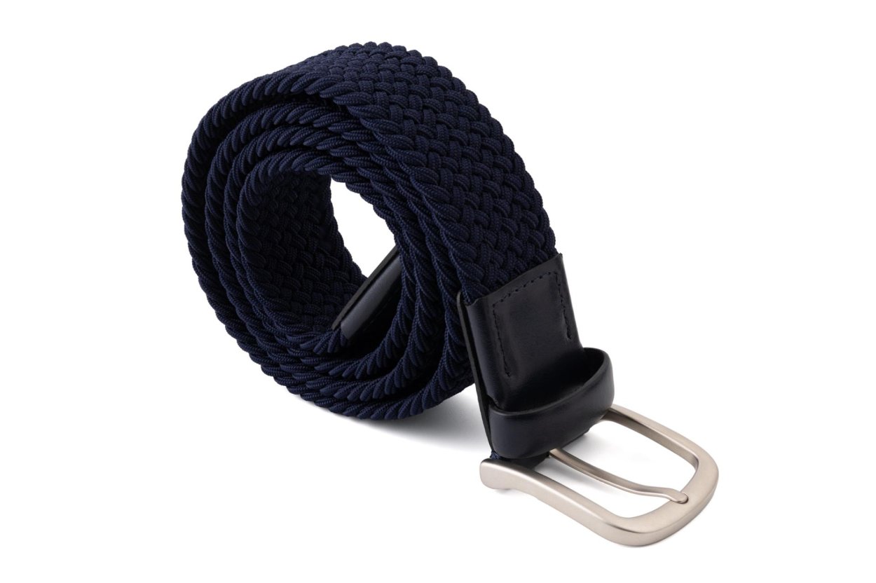Tmavě modrý pletený kožený pásek